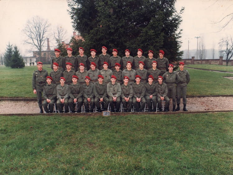 Photo de classe 13 éme RDP 84/04 de 1984, 13 Régiment De Dragons Parachutistes 4°escadron